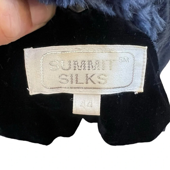 Summit Silks Velvet Silk Vest with removable Fur Blue Size Small - Picture 6 of 10